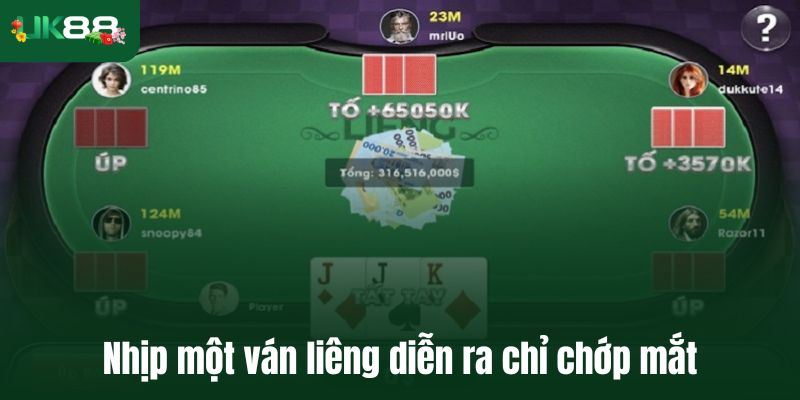 Nhịp một ván liêng diễn ra chỉ chớp mắt là đến lúc quyết định